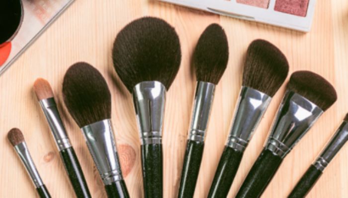 女生必备化妆品清单 化妆必备的品有哪些米乐(图3)