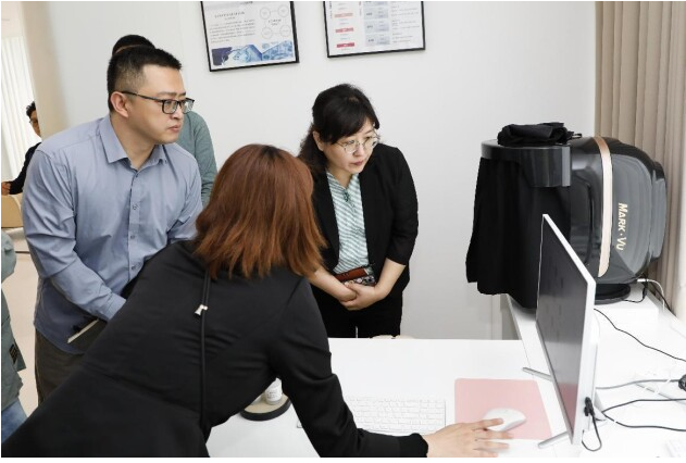 北京药监局领导莅临COSE蔻赛化妆品个性化服务门店参观调研米乐(图2)