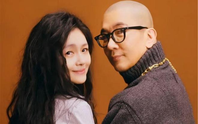 大S具俊晔甜蜜日常曝光网友惊呼：爱情是最好的化妆M6米乐官网品！(图1)