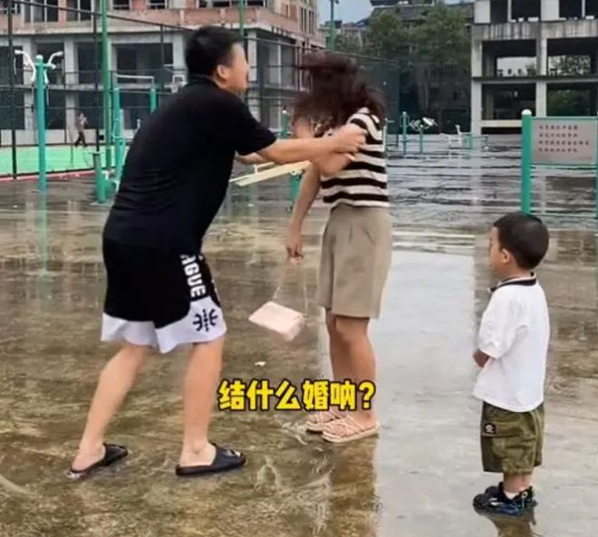 M6米乐 MILE外卖老公崩溃指责怀孕妻子太花钱：每月五千花4500买化妆品(图1)