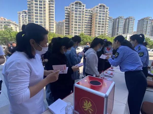 化妆M6米乐官网品如何选购？你了解自己的肤质吗？全国护肤日带你解锁关于“面子”的那些事儿(图5)